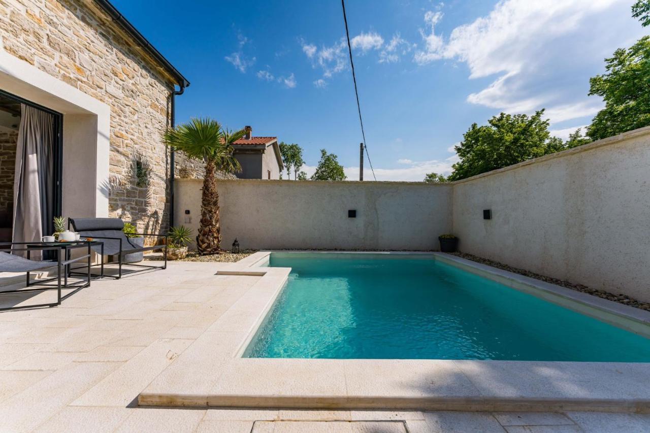 Stone House With Pool Poeta Villa Pridraga Exterior photo