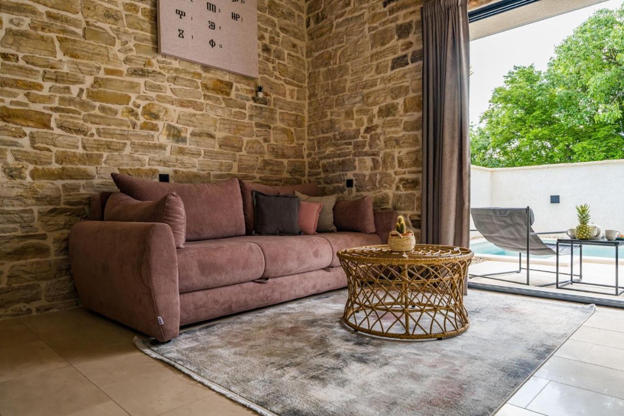 Stone House With Pool Poeta Villa Pridraga Exterior photo